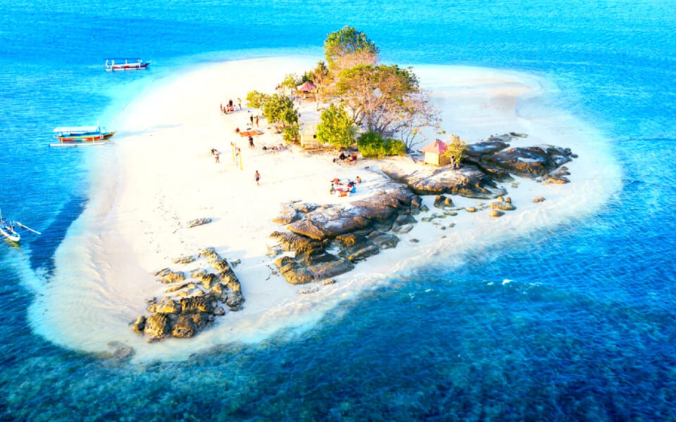 Destinasi Wisata Pulau Kecil Selatan Lombok Gili Kedis!